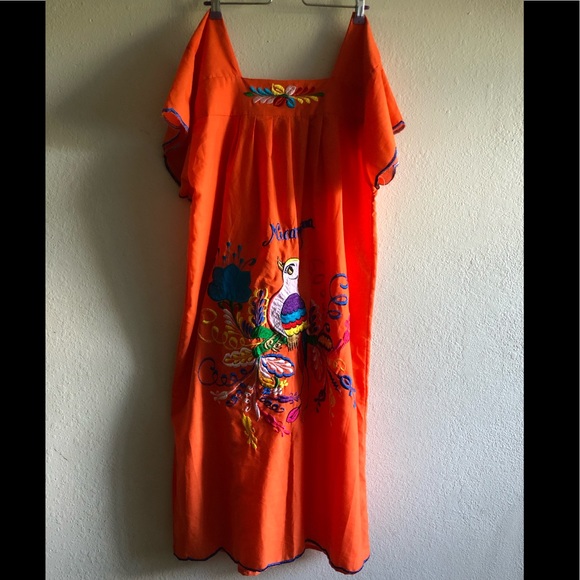 Dresses & Skirts - New✨Orange embroidered Nicaragua dress